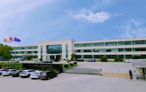 韓国の顧客が宇宙カプセルハウスを見るために工場を訪問